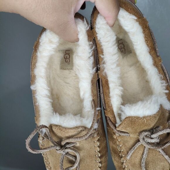 Ugg Dakota Chestnut Suede Sheepskin Slippers Moccasins - Picture 6 of 12